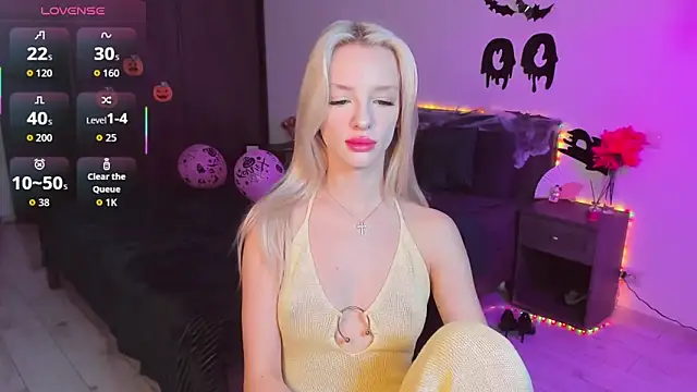 AleksaBlonde online show from October 29, 2025, 5:17 am