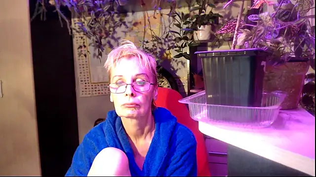 Snapshot of HelgaHimmell chatting on July 25, 2026, 8:48 pm HelgaHimmell online show from July 25, 2026, 8:48 pm