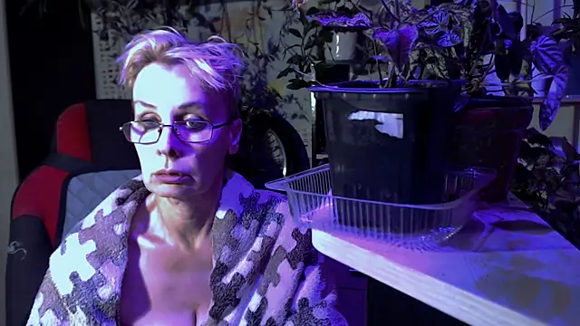 Snapshot of HelgaHimmell chatting on July 11, 2026, 6:19 pm HelgaHimmell online show from July 11, 2026, 6:19 pm