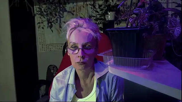 Snapshot of HelgaHimmell chatting on July 28, 2026, 9:25 pm HelgaHimmell online show from July 28, 2026, 9:25 pm
