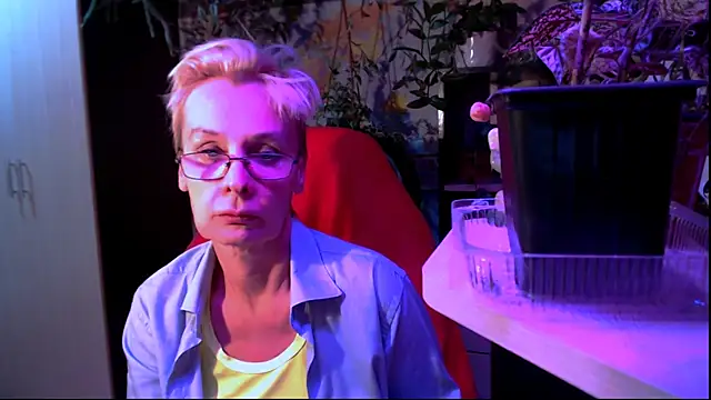 Snapshot of HelgaHimmell chatting on July 21, 2026, 8:21 pm HelgaHimmell online show from July 21, 2026, 8:21 pm