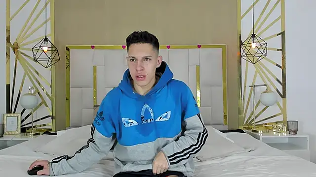 Snapshot of thiago19s chatting on November 20, 2025, 8:42 pm thiago19s online show from November 20, 2025, 8:42 pm