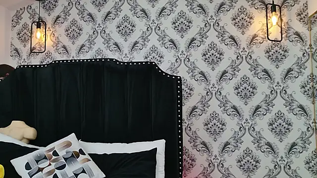 LexaDeRusso online show from October 9, 2025, 7:47 pm