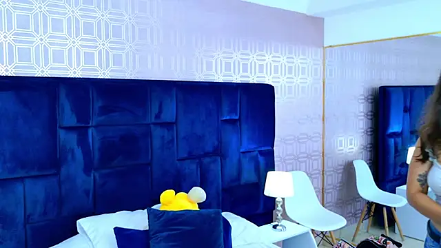 Snapshot of LexaDeRusso chatting on March 18, 2026, 7:48 pm LexaDeRusso online show from March 18, 2026, 7:48 pm