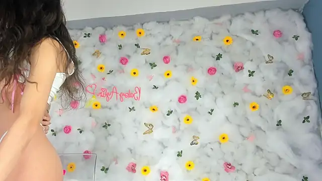 Snapshot of BabyAylin chatting on March 19, 2025, 2:13 pm BabyAylin online show from March 19, 2025, 2:13 pm