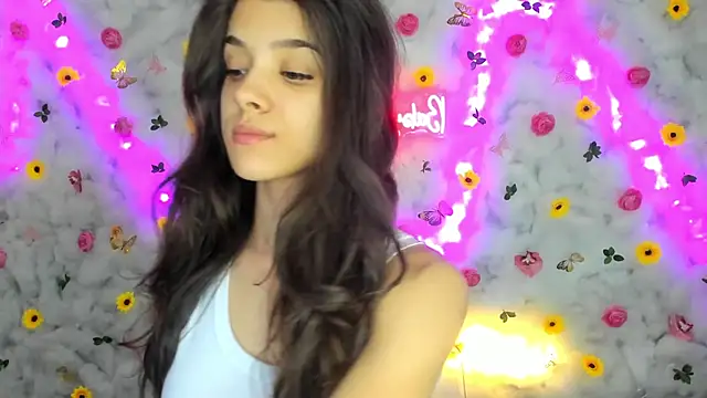 Snapshot of BabyAylin chatting on January 13, 2025, 5:01 am BabyAylin online show from January 13, 2025, 5:01 am