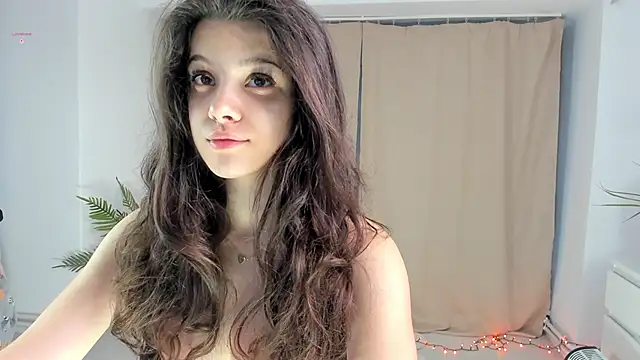 BabyAylin online show from December 5, 2025, 6:12 am