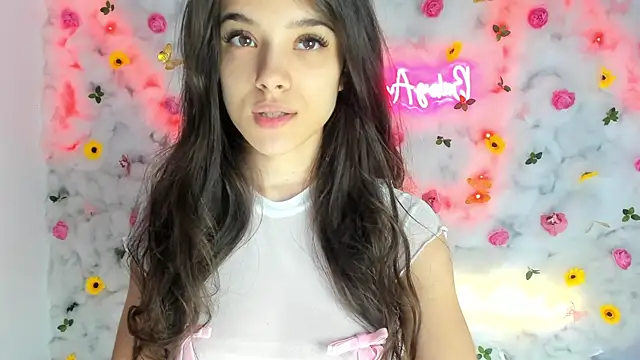 Snapshot of BabyAylin chatting on January 21, 2025, 8:41 am BabyAylin online show from January 21, 2025, 8:41 am