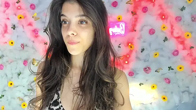 Snapshot of BabyAylin chatting on January 14, 2025, 8:20 am BabyAylin online show from January 14, 2025, 8:20 am