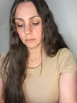 Snapshot of Loella-Rose chatting on May 2, 2026, 6:13 pm Loella-Rose online show from May 2, 2026, 6:13 pm