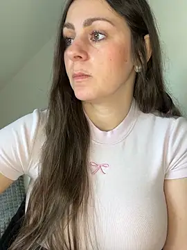 Snapshot of Loella-Rose chatting on April 17, 2026, 7:22 am Loella-Rose online show from April 17, 2026, 7:22 am