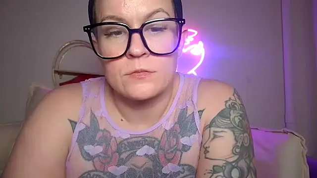 quinnmariexo online show from February 8, 2026, 6:11 am