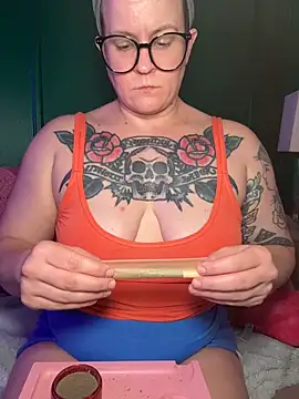 Snapshot of quinnmariexo chatting on June 8, 2026, 3:45 pm quinnmariexo online show from June 8, 2026, 3:45 pm