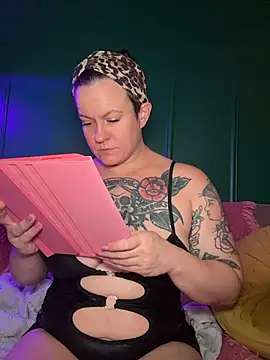 quinnmariexo online show from July 8, 2026, 5:02 pm