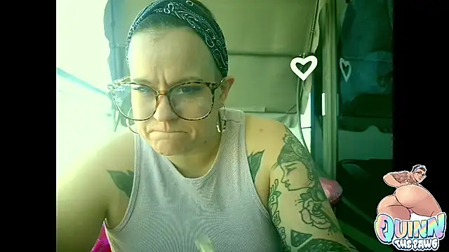 Snapshot of quinnmariexo chatting on December 17, 2025, 5:07 pm quinnmariexo online show from December 17, 2025, 5:07 pm