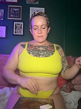 quinnmariexo online show from July 18, 2026, 11:46 pm