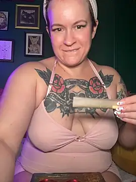 quinnmariexo online show from July 23, 2026, 2:20 am