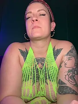 Snapshot of quinnmariexo chatting on June 4, 2026, 2:38 am quinnmariexo online show from June 4, 2026, 2:38 am