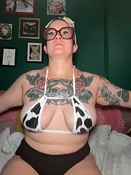 quinnmariexo online show from July 26, 2026, 4:36 pm