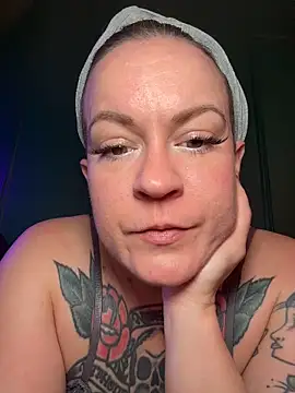 Snapshot of quinnmariexo chatting on June 3, 2026, 2:33 pm quinnmariexo online show from June 3, 2026, 2:33 pm