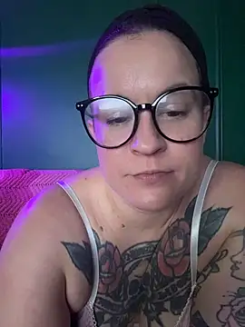 Snapshot of quinnmariexo chatting on June 11, 2026, 2:33 am quinnmariexo online show from June 11, 2026, 2:33 am
