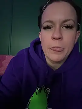 quinnmariexo online show from April 21, 2026, 2:36 am