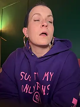 quinnmariexo online show from March 12, 2026, 9:19 pm