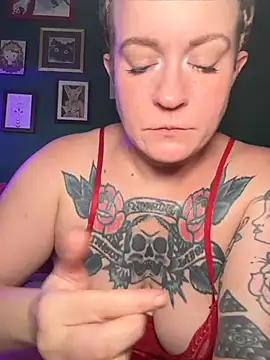 quinnmariexo online show from July 19, 2026, 7:21 pm