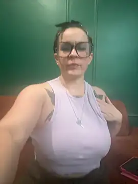 quinnmariexo online show from October 19, 2025, 10:01 pm