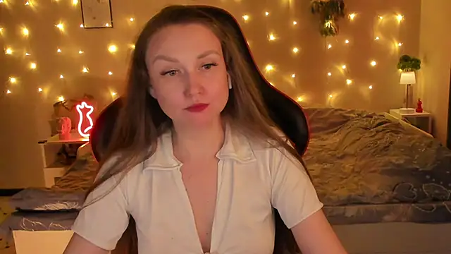 desperatehousewife   online show from May 2, 2026, 7:08 pm