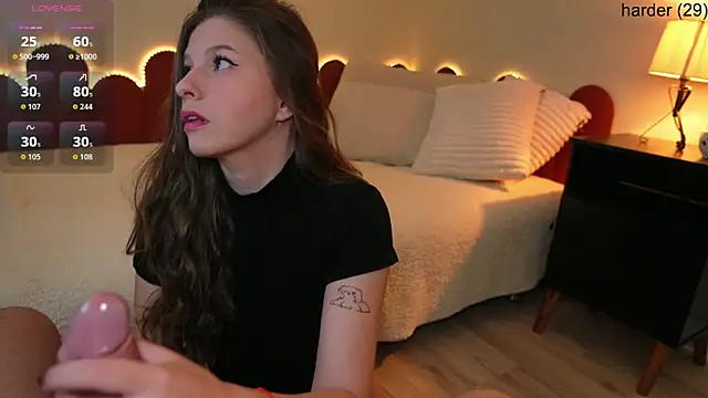 cuteface bigass  online show from May 26, 2026, 6:50 pm