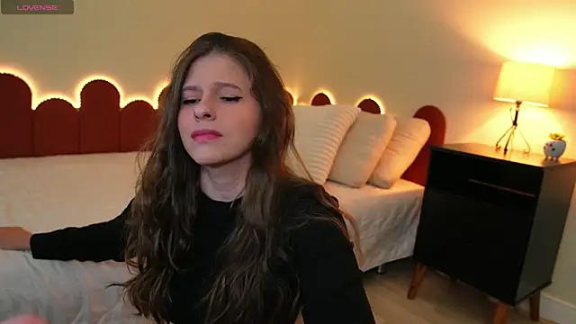cuteface bigass  online show from June 3, 2026, 6:34 pm