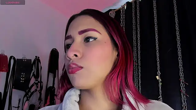 Snapshot of charrlotte_quinn chatting on June 1, 2026, 12:38 pm charrlotte quinn online show from June 1, 2026, 12:38 pm