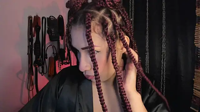 charrlotte quinn online show from July 15, 2026, 1:07 pm