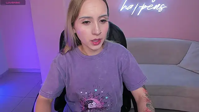 Snapshot of MollySundersX chatting on July 19, 2026, 5:32 pm MollySundersX online show from July 19, 2026, 5:32 pm