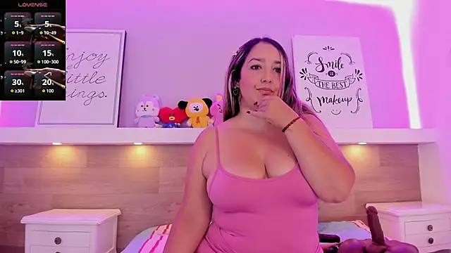 MiiaHot online show from June 4, 2026, 8:13 pm