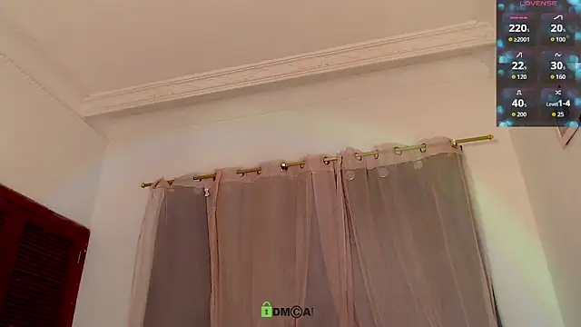 Snapshot of lanaturner_ chatting on October 20, 2025, 2:35 am lanaturner online show from October 20, 2025, 2:35 am