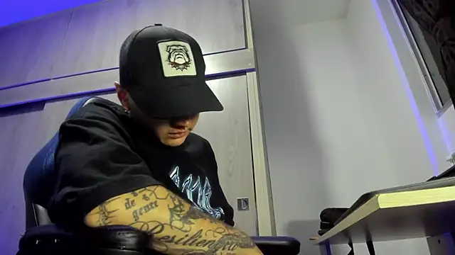 Snapshot of male_pussy chatting on December 18, 2025, 3:11 am male pussy online show from December 18, 2025, 3:11 am