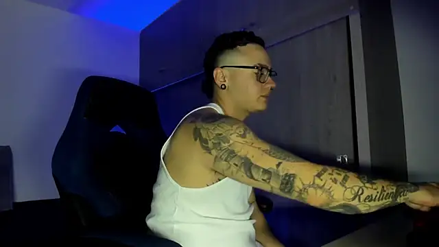 Snapshot of male_pussy chatting on November 7, 2025, 4:28 am male pussy online show from November 7, 2025, 4:28 am