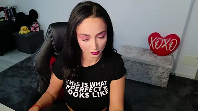 Snapshot of KatherineRyder chatting on November 16, 2025, 6:40 am KatherineRyder online show from November 16, 2025, 6:40 am