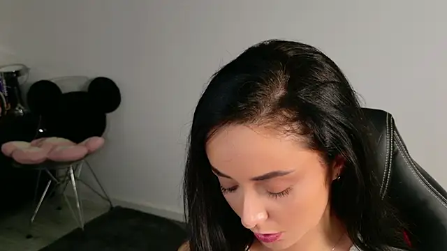 Snapshot of KatherineRyder chatting on November 21, 2025, 7:13 pm KatherineRyder online show from November 21, 2025, 7:13 pm