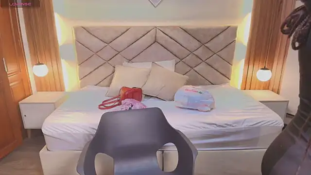 Snapshot of Raquel_jones chatting on February 13, 2026, 3:06 am Raquel jones online show from February 13, 2026, 3:06 am