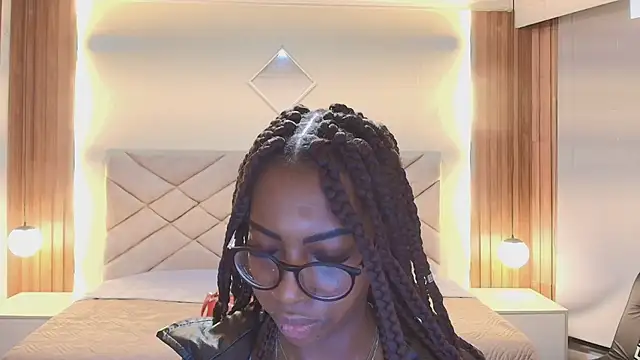 Snapshot of Raquel_jones chatting on August 5, 2026, 12:21 pm Raquel jones online show from August 5, 2026, 12:21 pm
