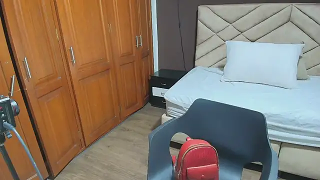 Raquel jones online show from October 30, 2025, 12:47 pm