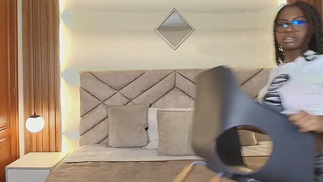 Snapshot of Raquel_jones chatting on June 15, 2026, 12:05 pm Raquel jones online show from June 15, 2026, 12:05 pm