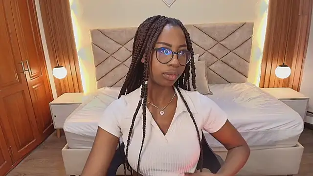 Snapshot of Raquel_jones chatting on March 20, 2026, 12:28 pm Raquel jones online show from March 20, 2026, 12:28 pm