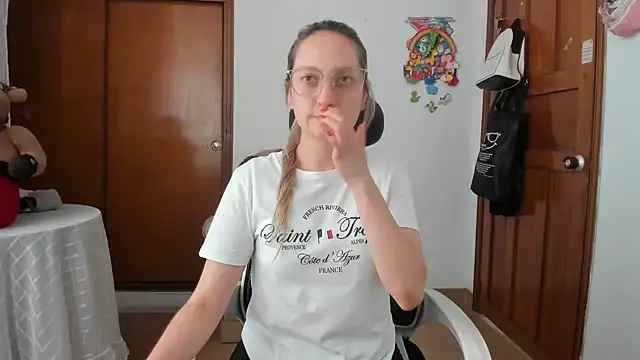 Snapshot of Adele_johnsonn1 chatting on June 12, 2026, 2:48 pm Adele johnsonn1 online show from June 12, 2026, 2:48 pm