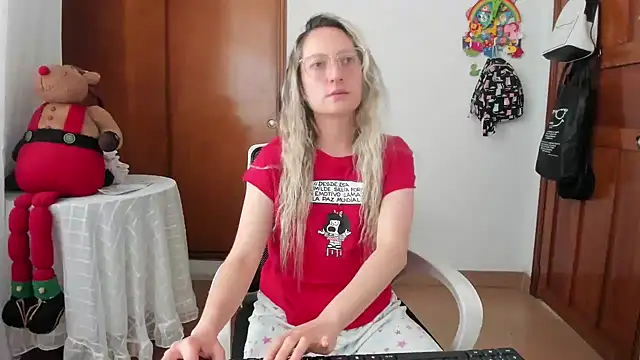 Snapshot of Adele_johnsonn1 chatting on June 29, 2026, 3:01 pm Adele johnsonn1 online show from June 29, 2026, 3:01 pm