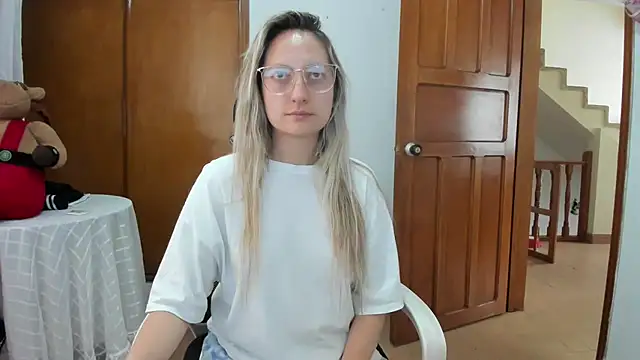 Snapshot of Adele_johnsonn1 chatting on July 9, 2026, 5:45 pm Adele johnsonn1 online show from July 9, 2026, 5:45 pm