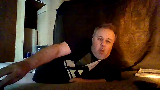 Snapshot of Nightshade7712 chatting on November 7, 2025, 6:45 pm Nightshade7712 online show from November 7, 2025, 6:45 pm